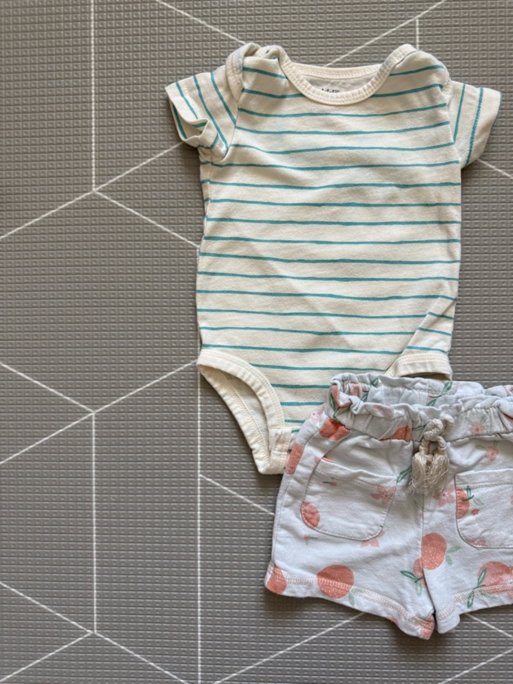 Pekkle|Baby girl summer set,Striped Teal Bodysuit & Fruit Peach Print Shorts•••